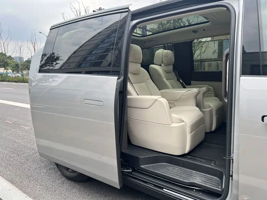 Li Auto Li MEGA — миниатюра 24