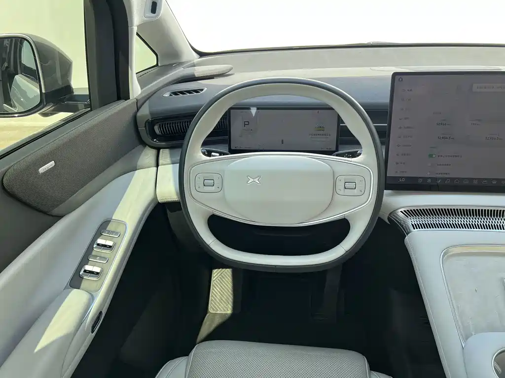 XPeng X9 — миниатюра 14