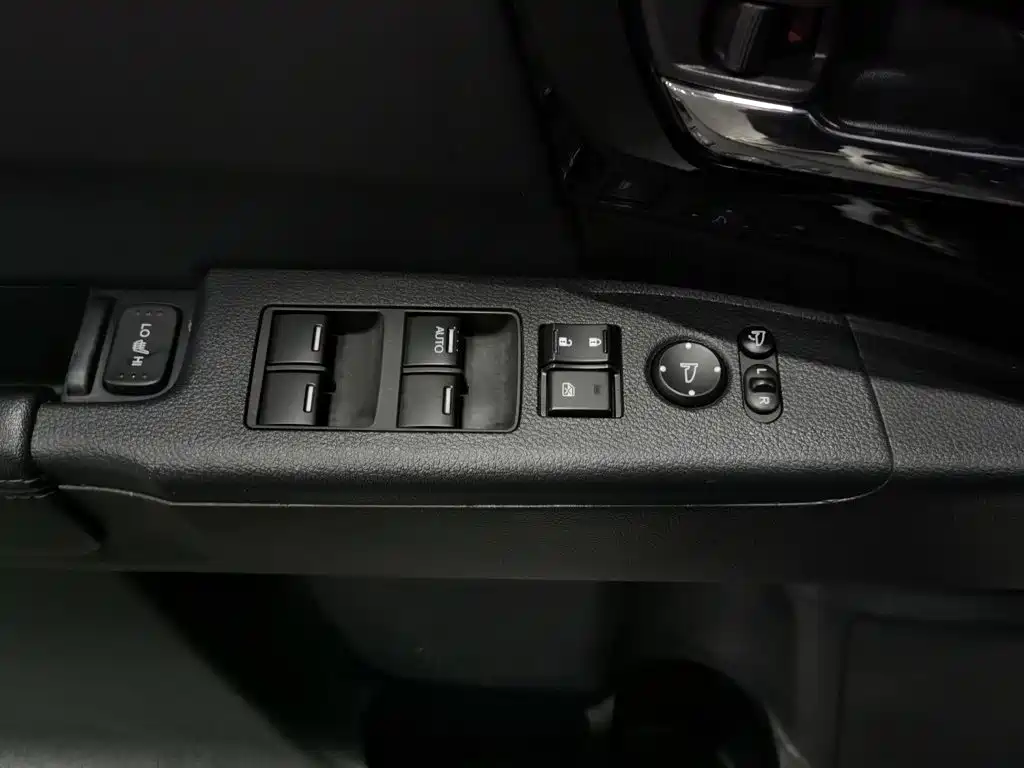 Honda Elysion — миниатюра 9