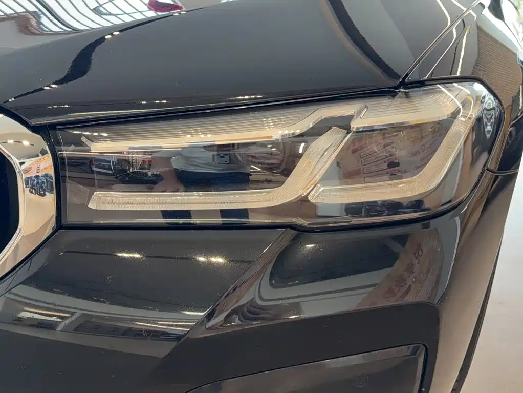 BMW 5 Series (Import) — миниатюра 6