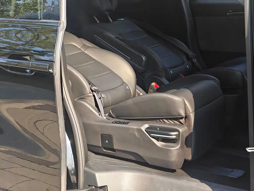 GAC Motor Trumpchi E8 PHEV — миниатюра 14