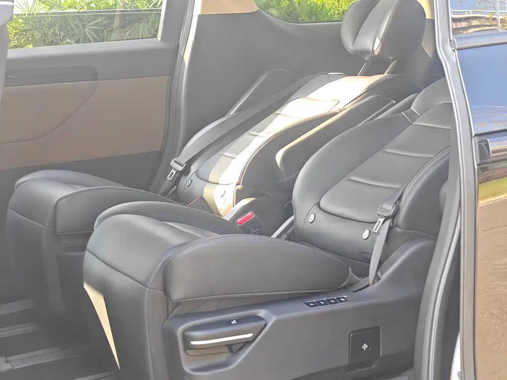 GAC Motor Trumpchi E8 PHEV — миниатюра 9