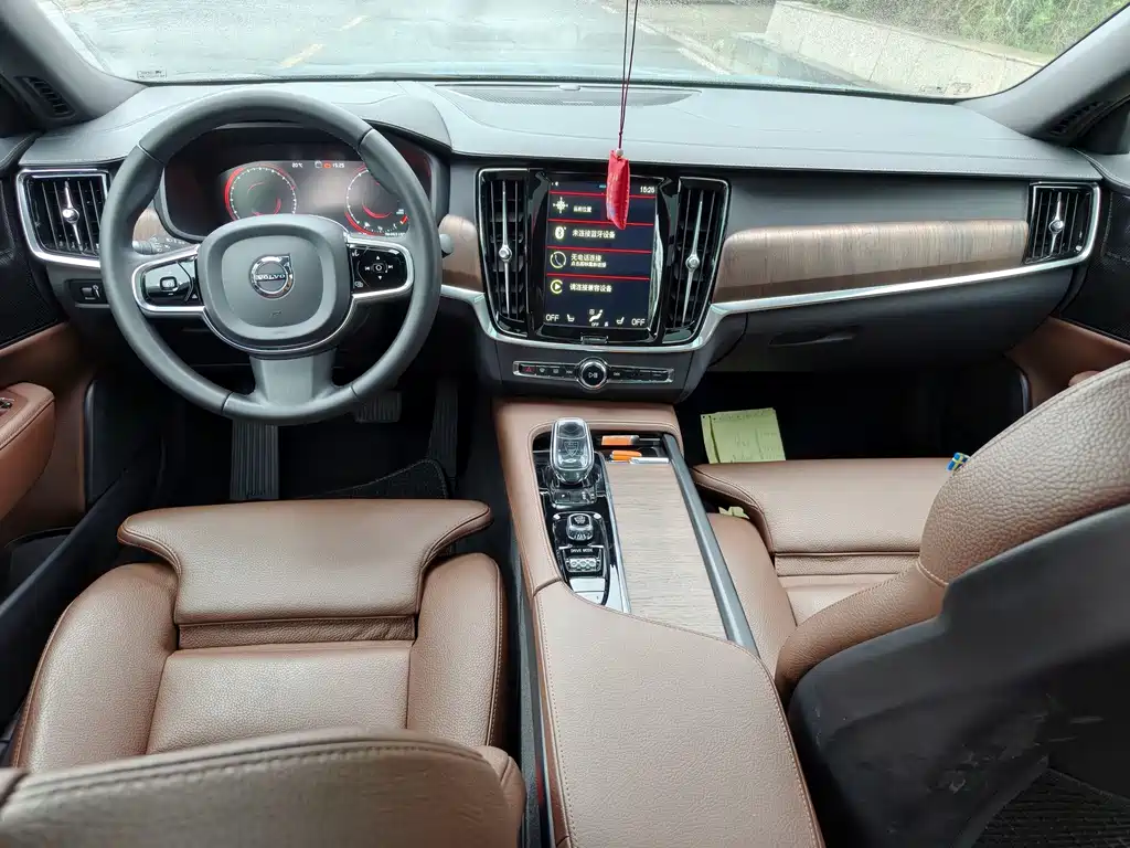 Volvo S90 — миниатюра 6