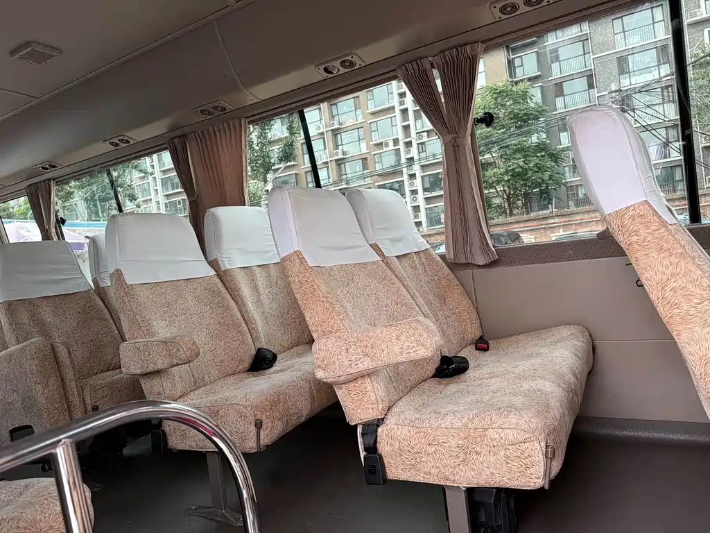 Toyota Coaster — миниатюра 31