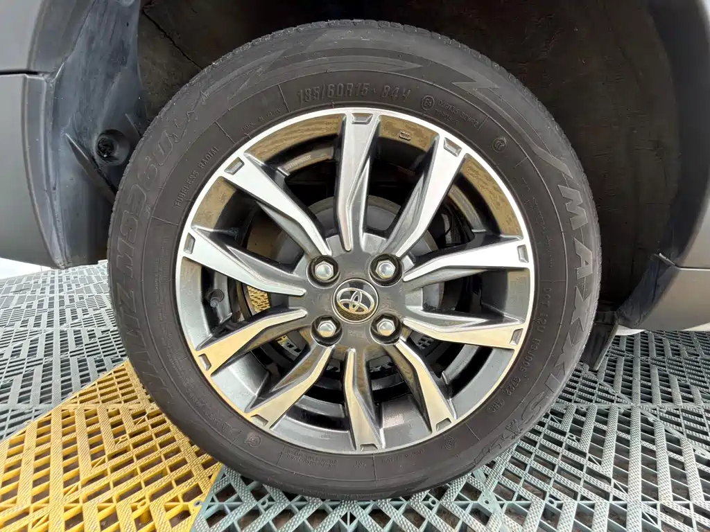 Toyota Yaris L — миниатюра 8