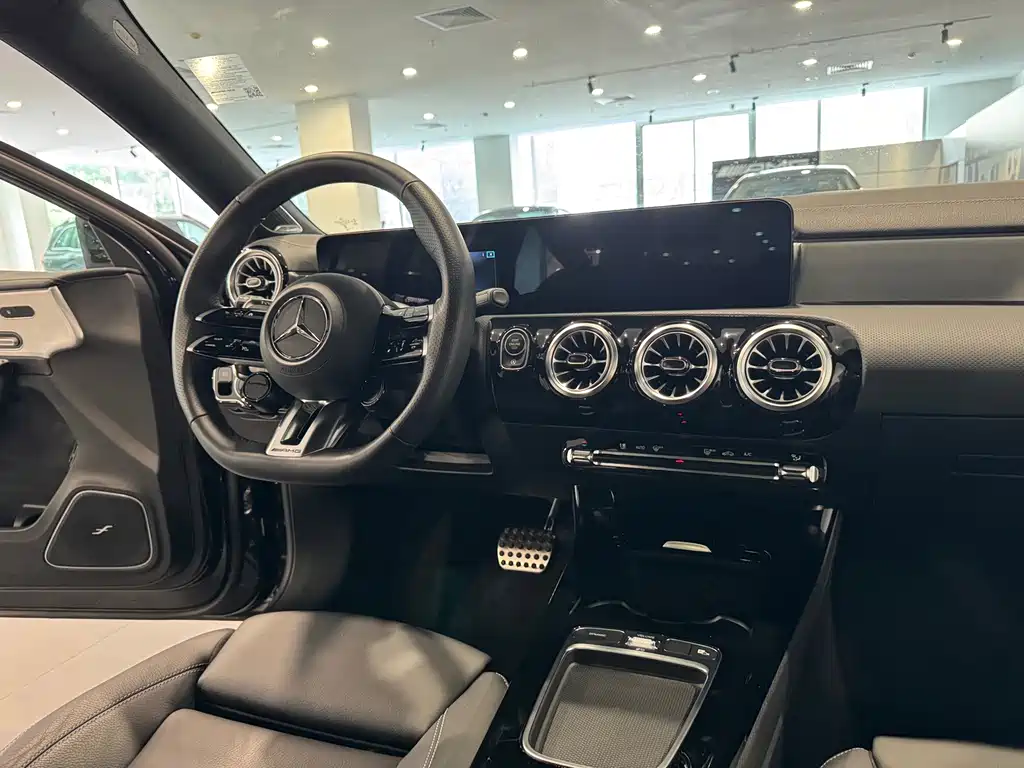 Mercedes-Benz A-Class AMG — миниатюра 10