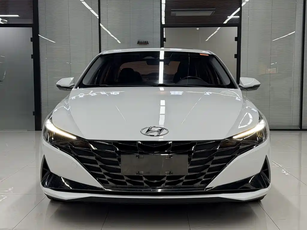Hyundai Elantra — миниатюра 2