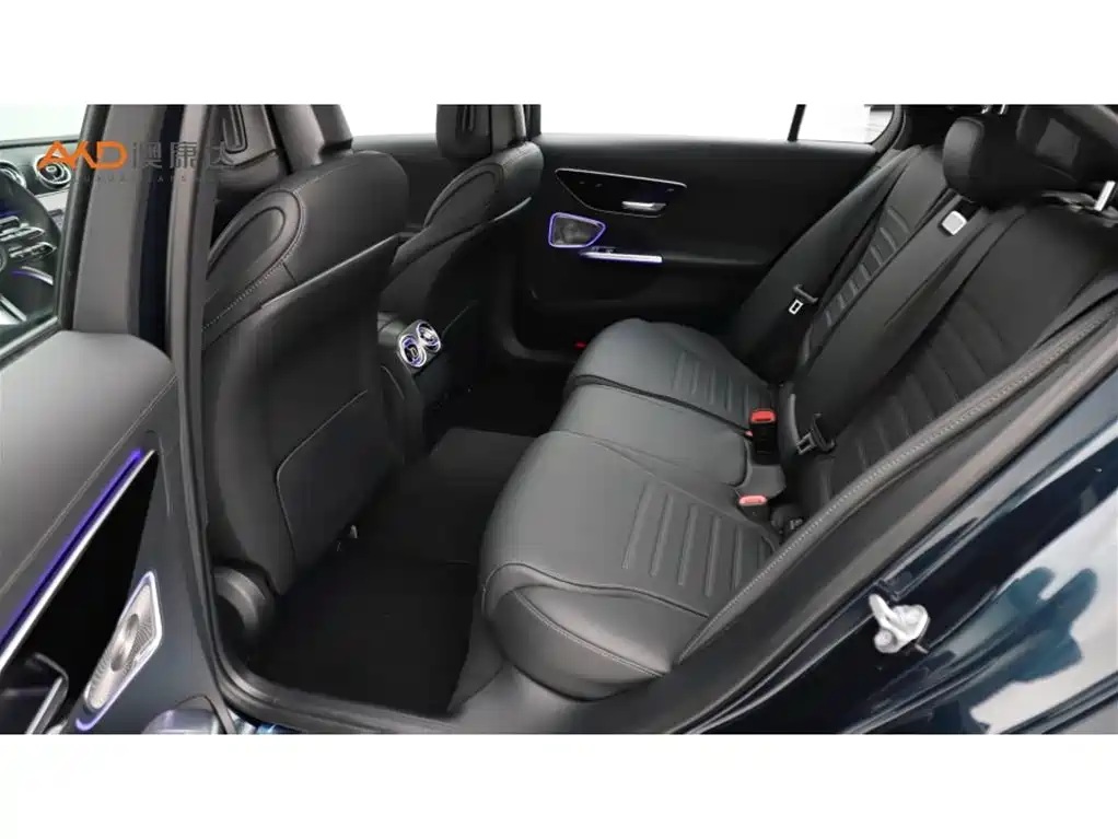 Mercedes-Benz C-Class — миниатюра 7