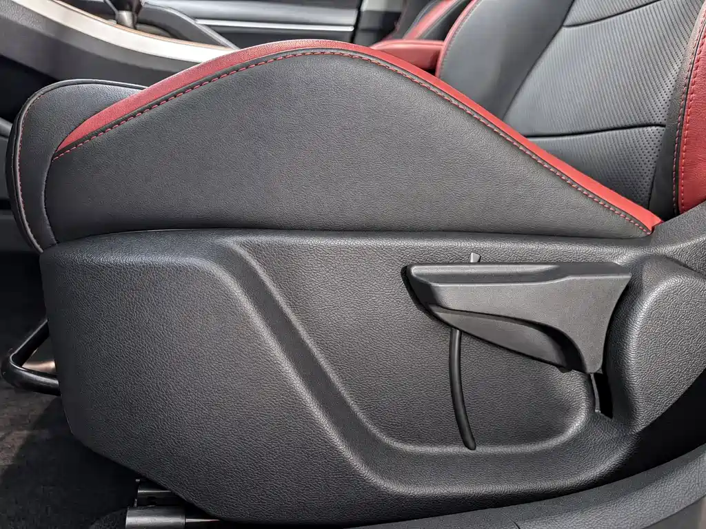 Geely Binyue — миниатюра 19