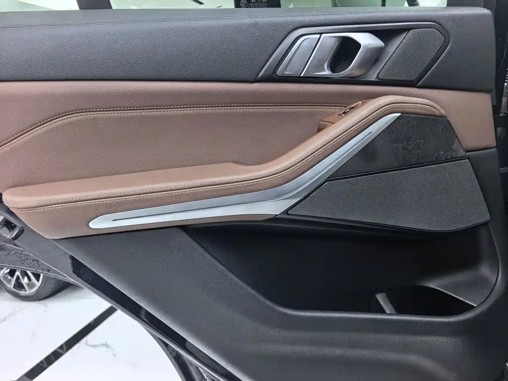 BMW X5 (Import) — миниатюра 13