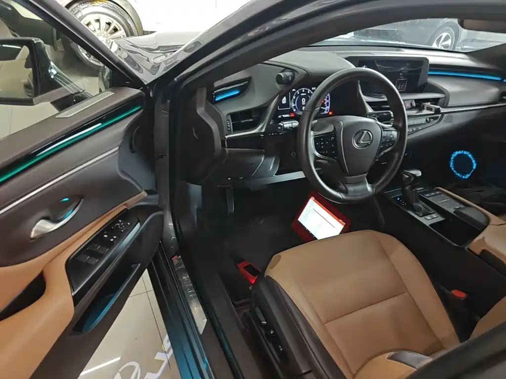 Lexus ES — миниатюра 16