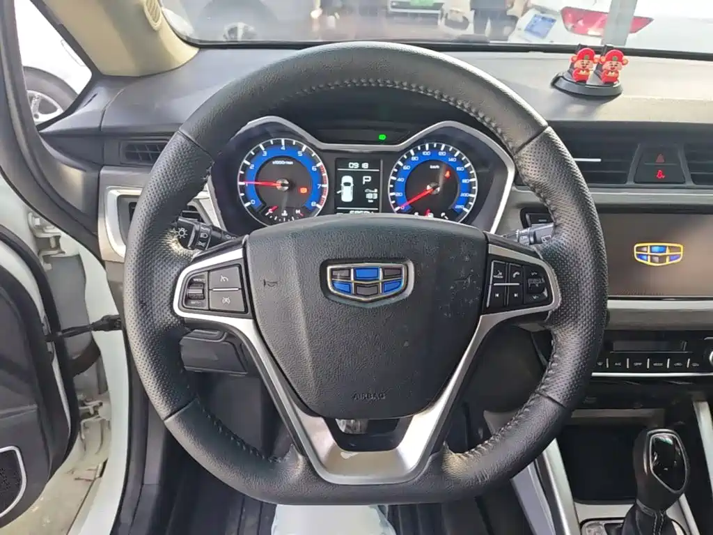Geely Vision X3 — миниатюра 11