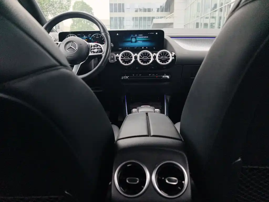 Mercedes-Benz GLA — миниатюра 5