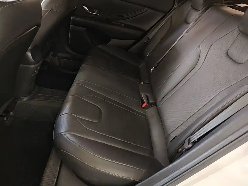 Hyundai Elantra — миниатюра 17