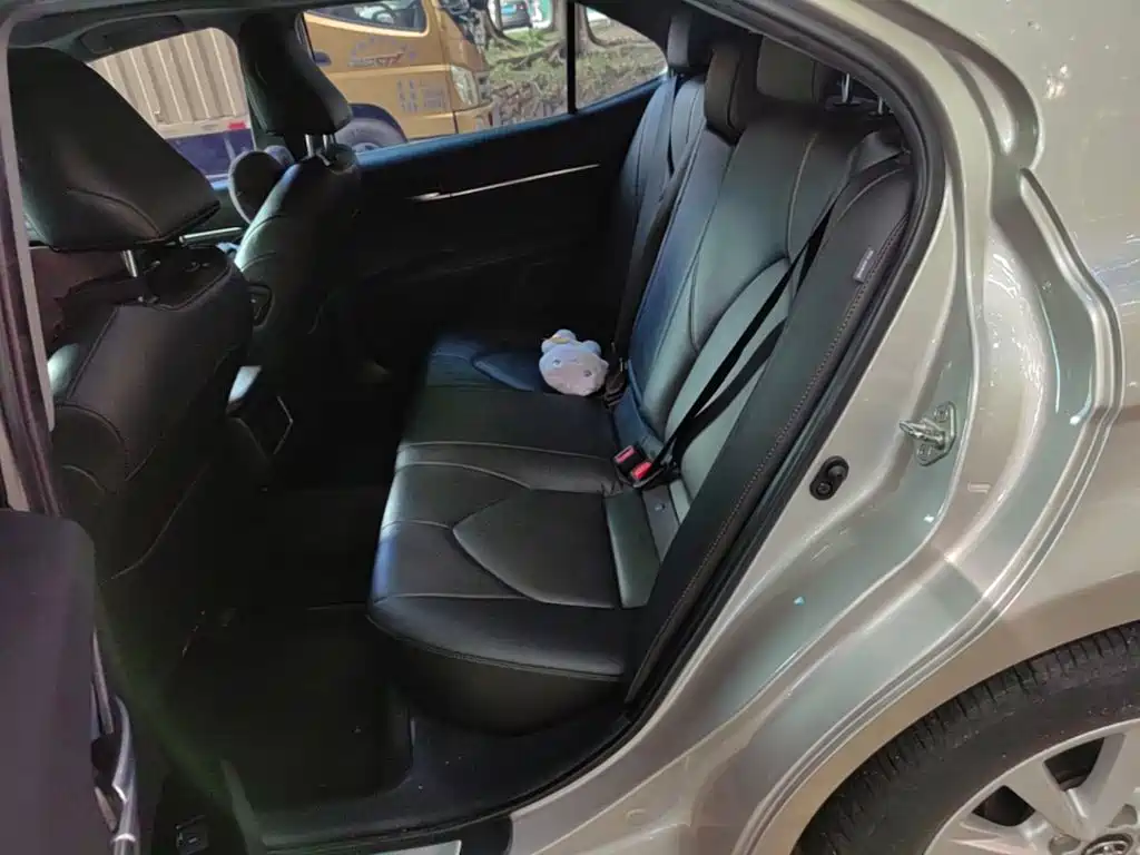 Toyota Camry — миниатюра 17