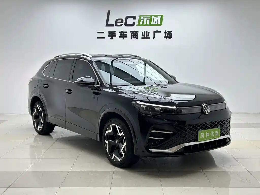 Volkswagen Tiguan L — миниатюра 2