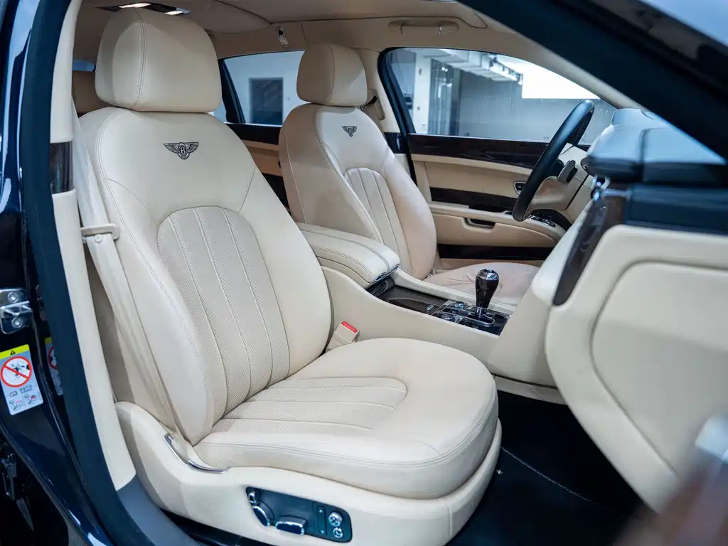 Bentley Mulsanne — миниатюра 37
