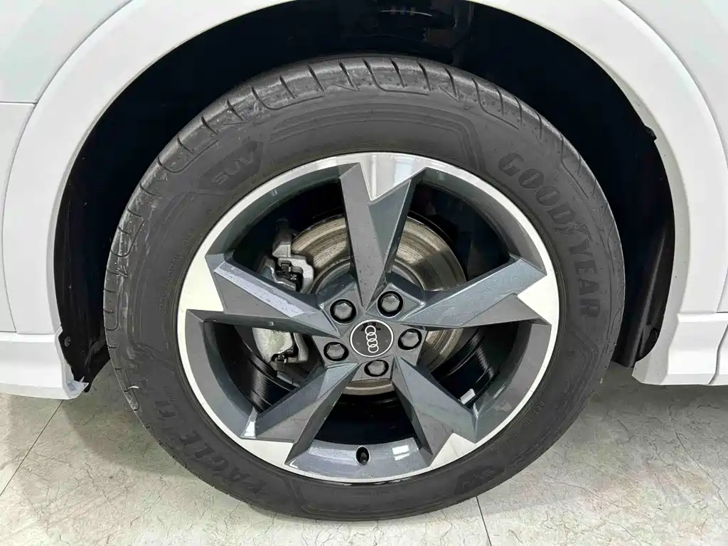 Audi Q3 — миниатюра 24