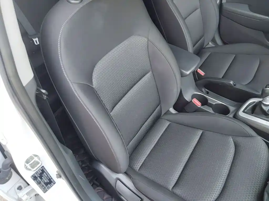 Hyundai Elantra — миниатюра 25