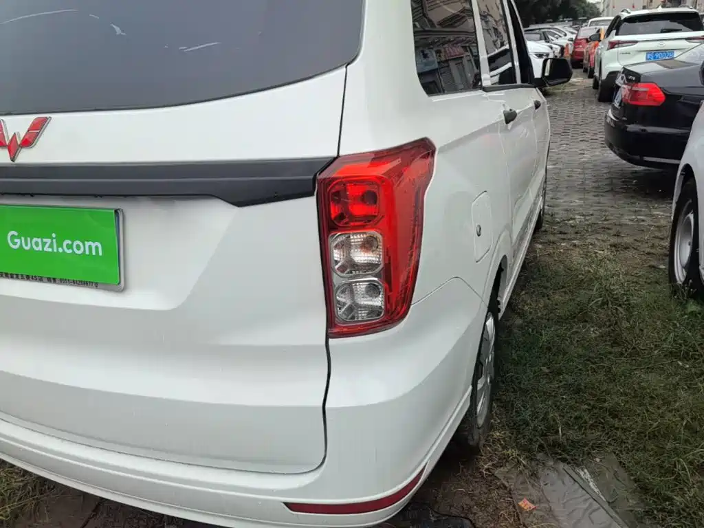 Wuling Hongguang — миниатюра 8