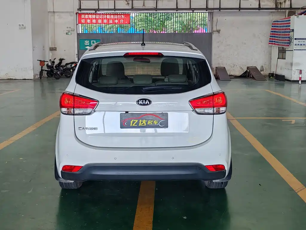 Kia Carens — миниатюра 25