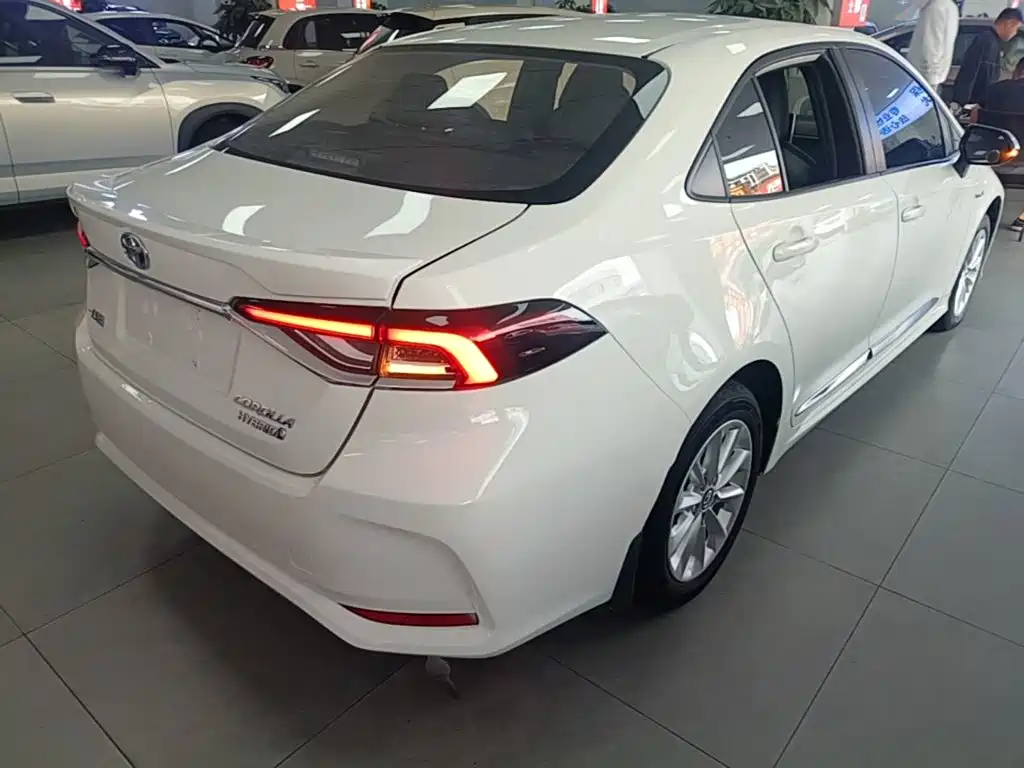 Toyota Corolla — миниатюра 5