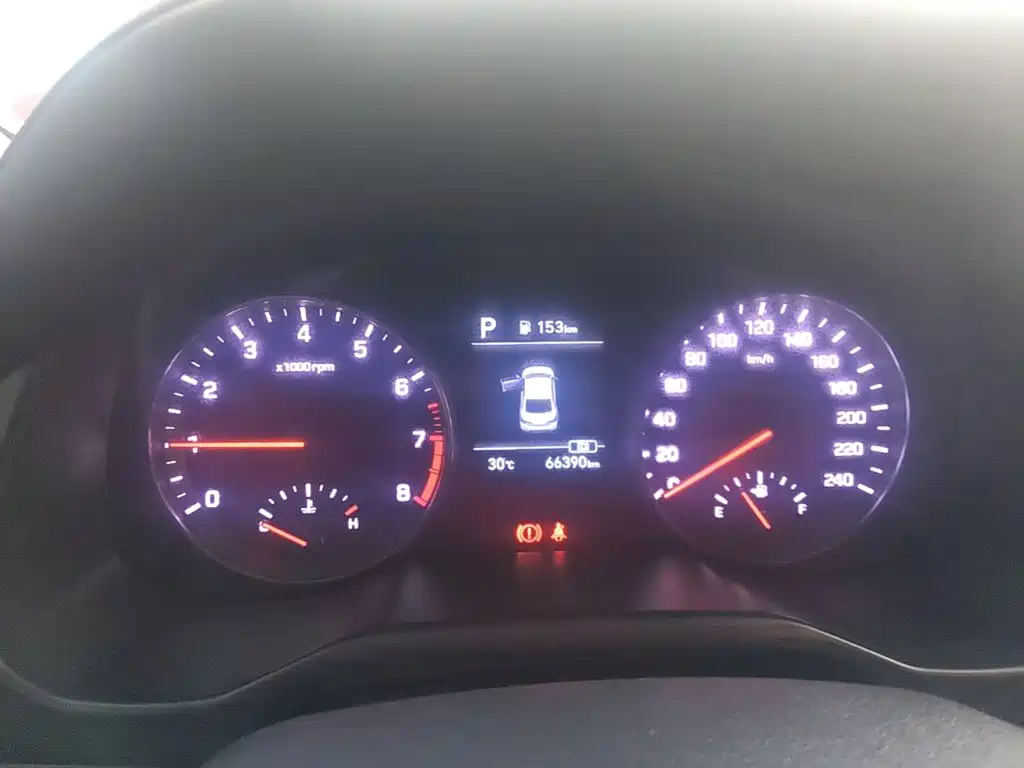 Hyundai Elantra — миниатюра 12