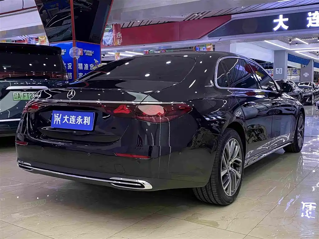 Mercedes-Benz E-Class — миниатюра 17