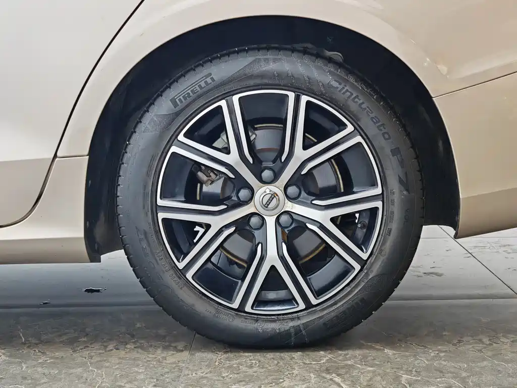Volvo S60 — миниатюра 9