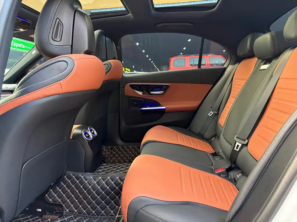 Mercedes-Benz C-Class — миниатюра 13