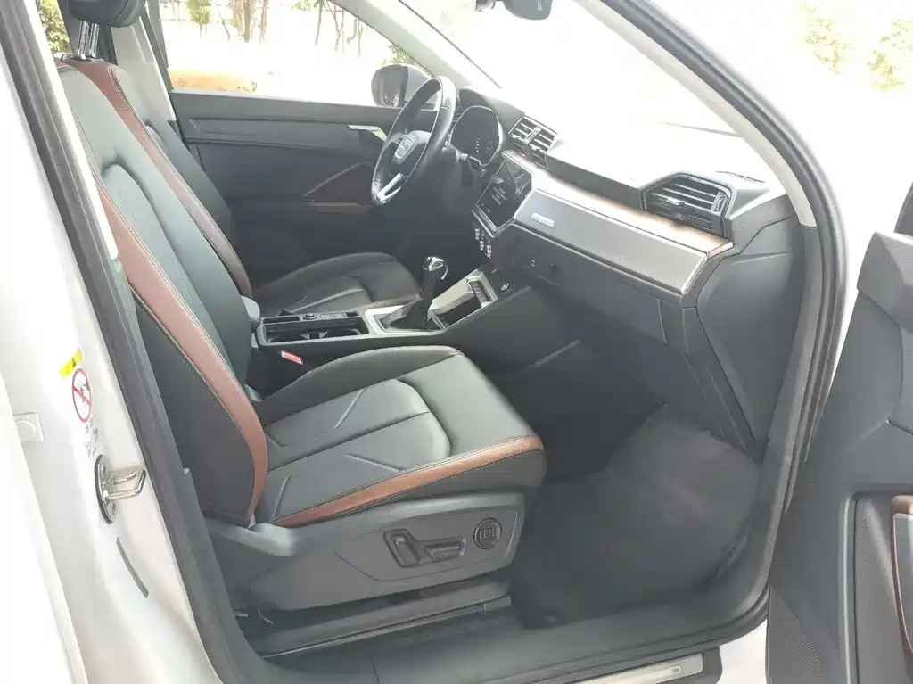 Audi Q3 — миниатюра 12