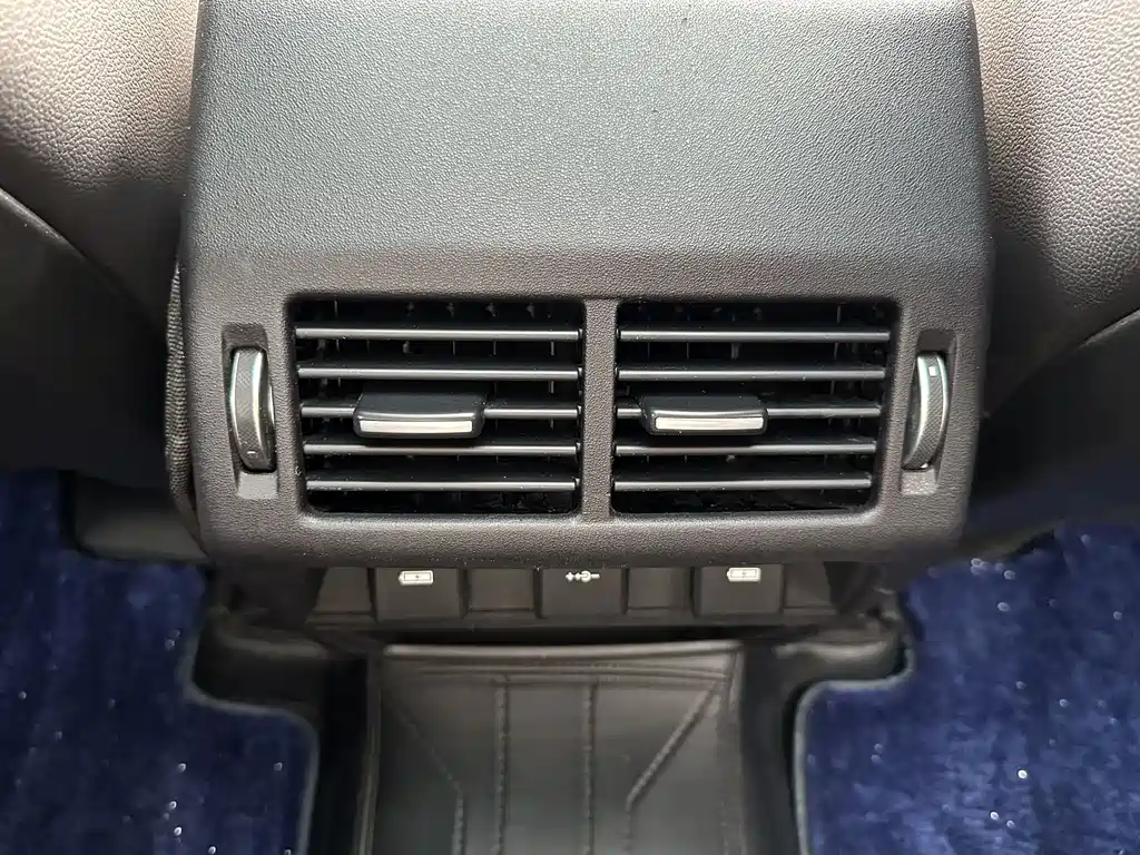 Land Rover Discovery Sport — миниатюра 12