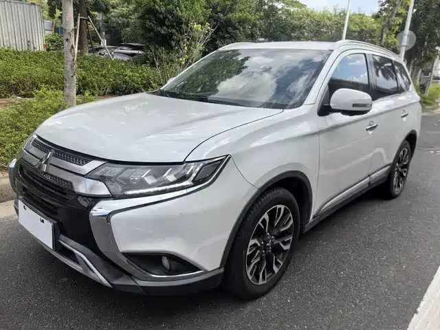 MITSUBISHI OUTLANDER 2019
