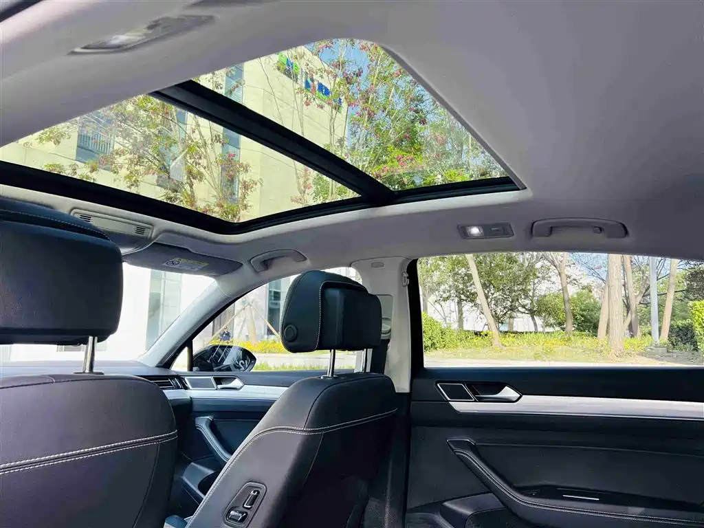 VOLKSWAGEN MAGOTAN GTE PLUG IN HYBRID