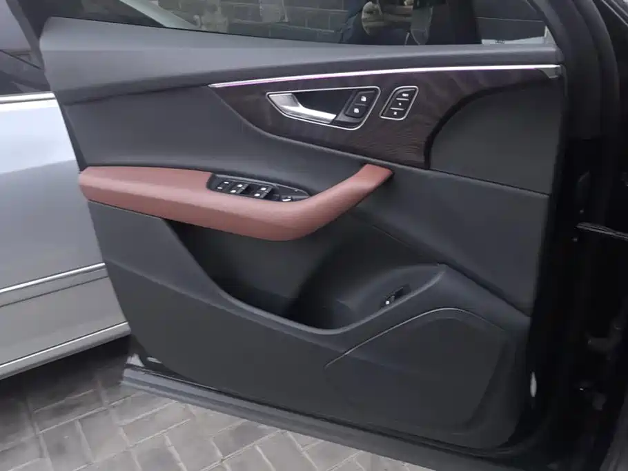 Audi Q7 — миниатюра 7