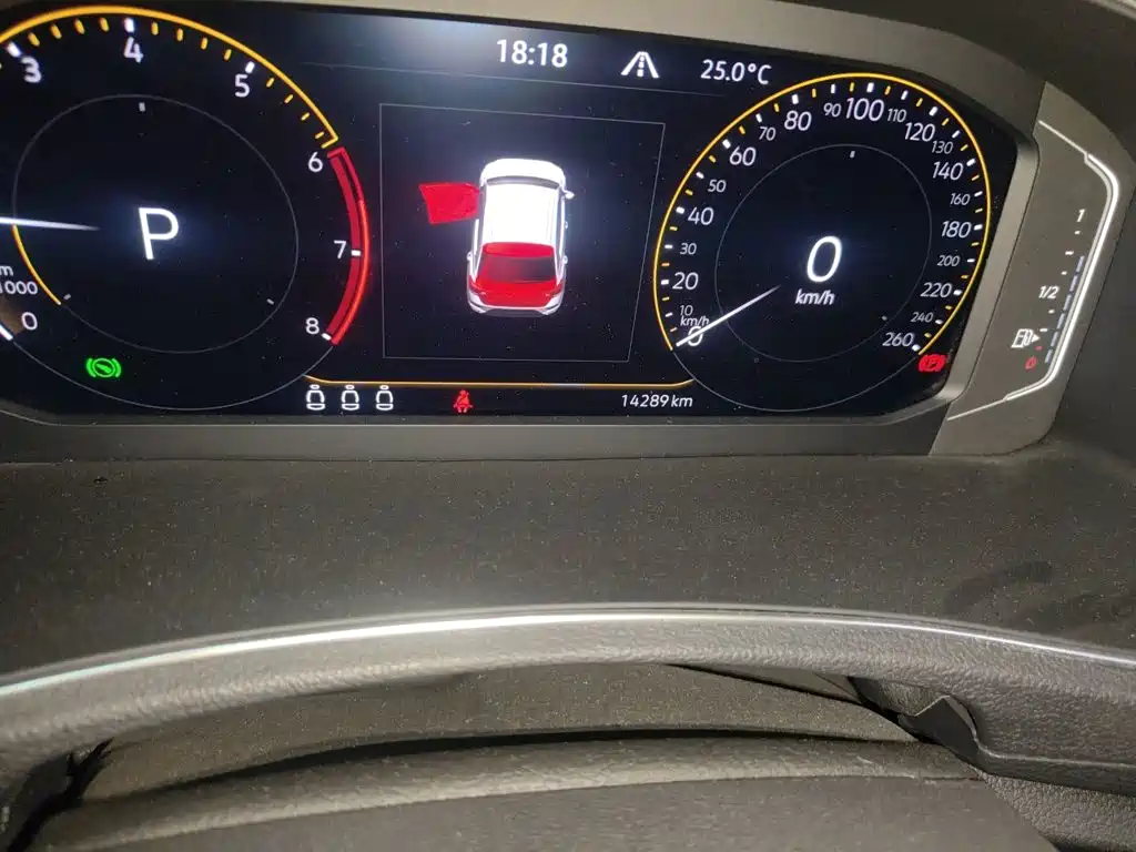 Volkswagen T-Roc — миниатюра 8