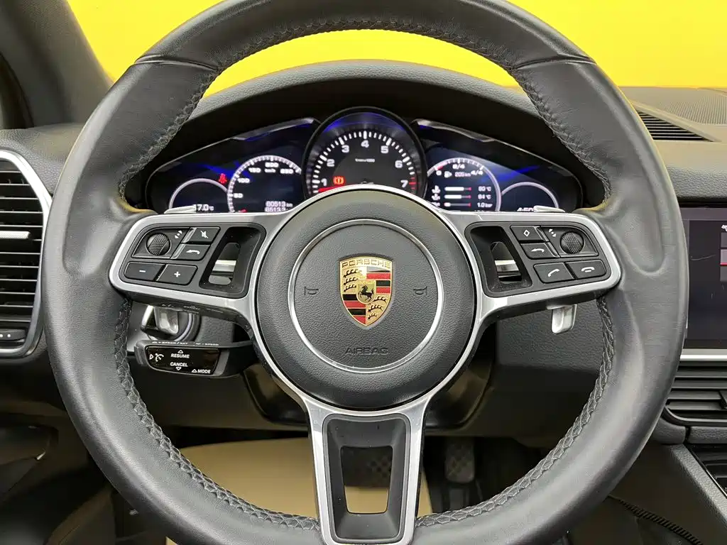 Porsche Cayenne — миниатюра 15