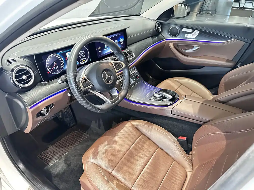 Mercedes-Benz E-Class — миниатюра 11