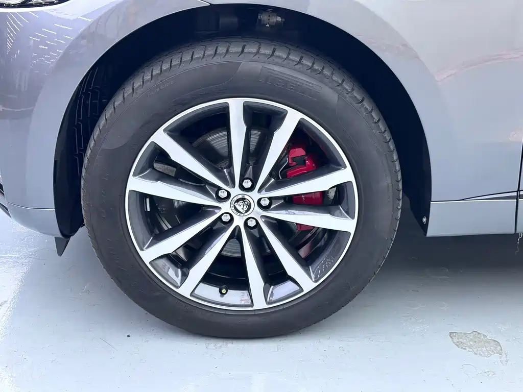 Jaguar F-PACE — миниатюра 4
