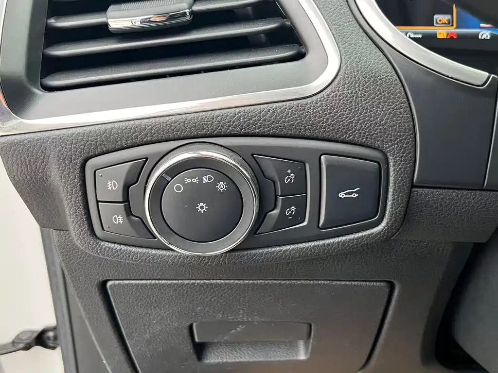 Ford Edge — миниатюра 9
