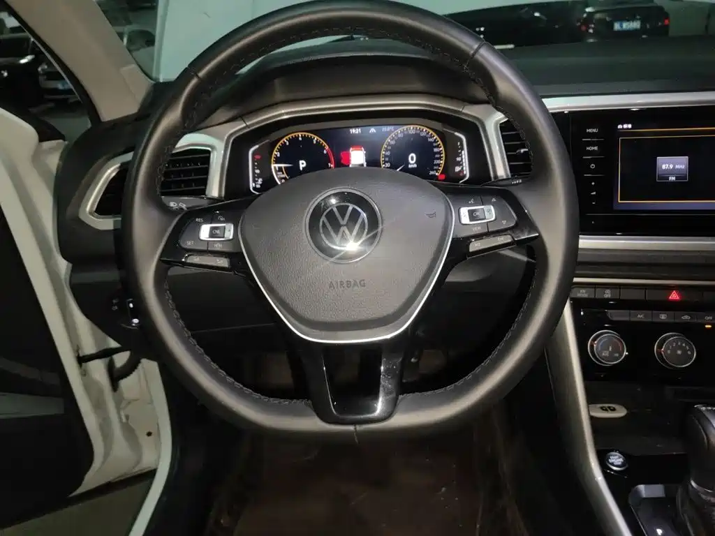Volkswagen T-Roc — миниатюра 6