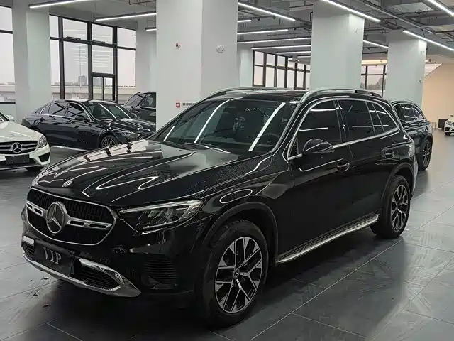 MERCEDES-BENZ GLC