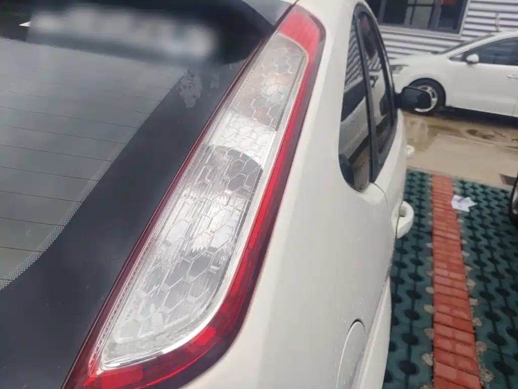 Ford Focus 2013 1.8L AT