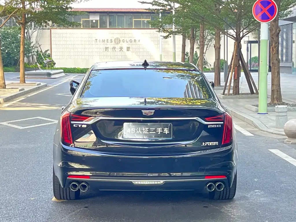 CADILLAC CT6