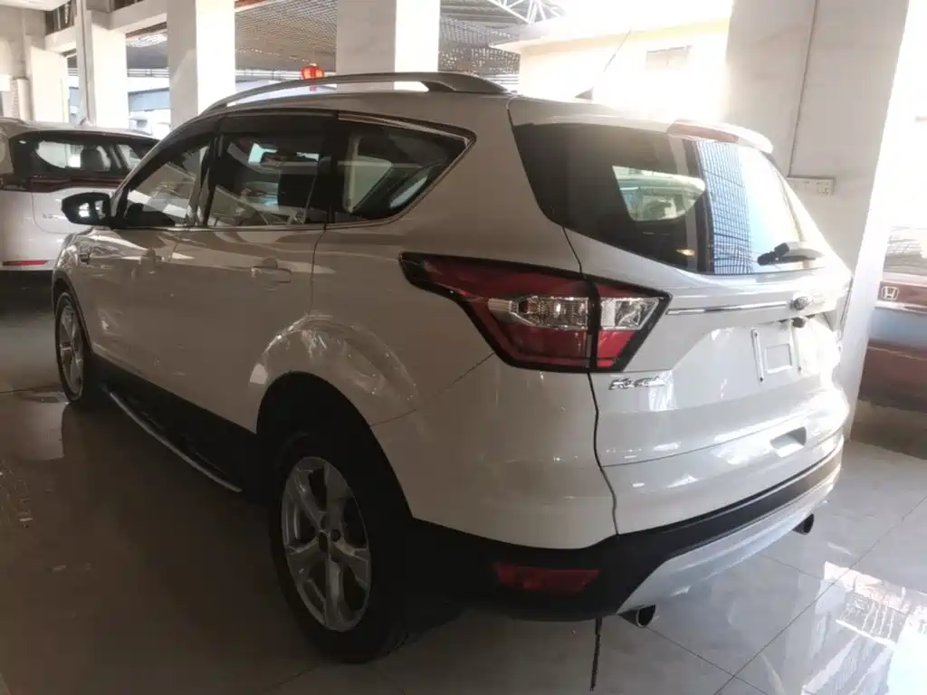 Ford Kuga — миниатюра 5