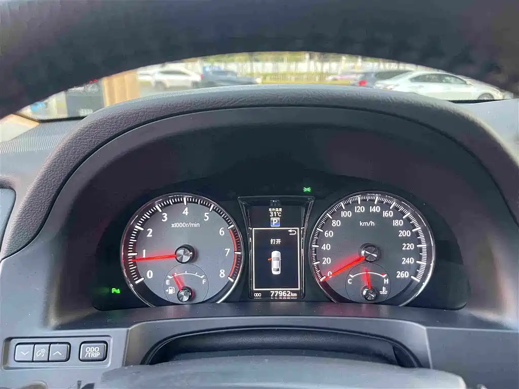 Toyota Crown — миниатюра 8