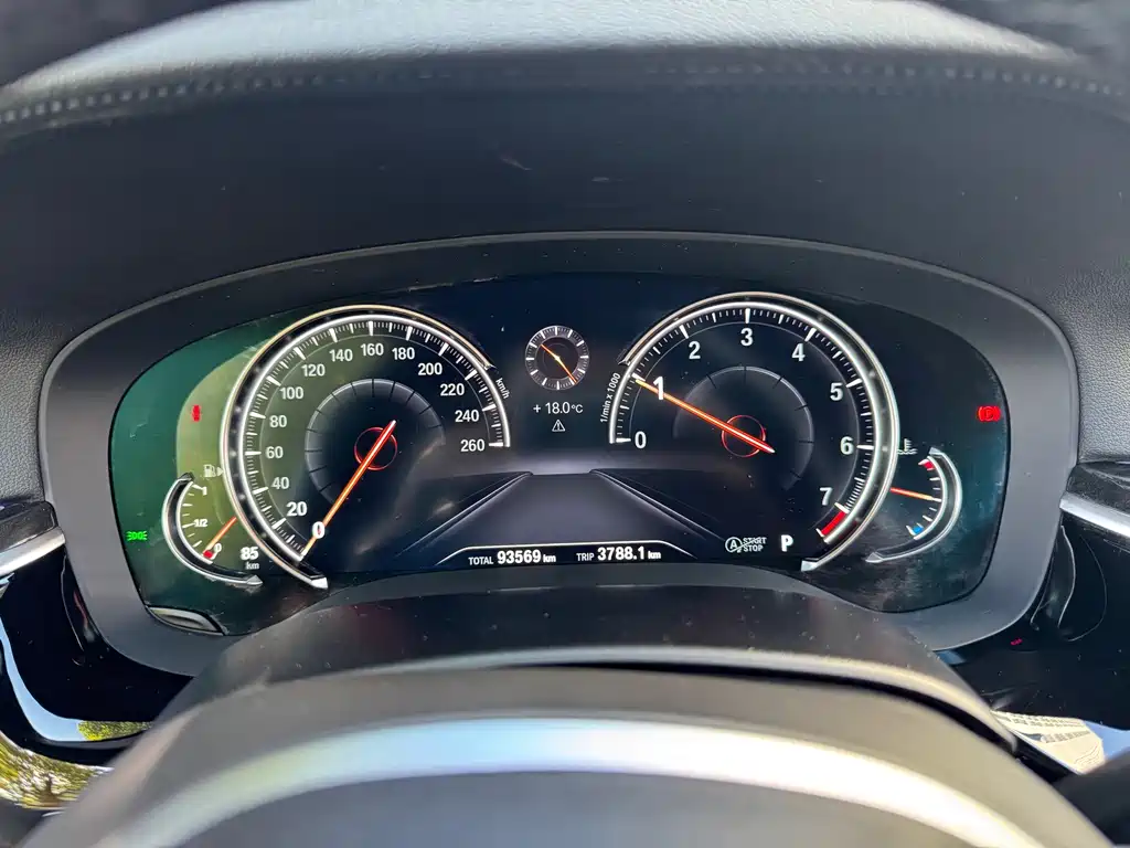 BMW 5 Series — миниатюра 17