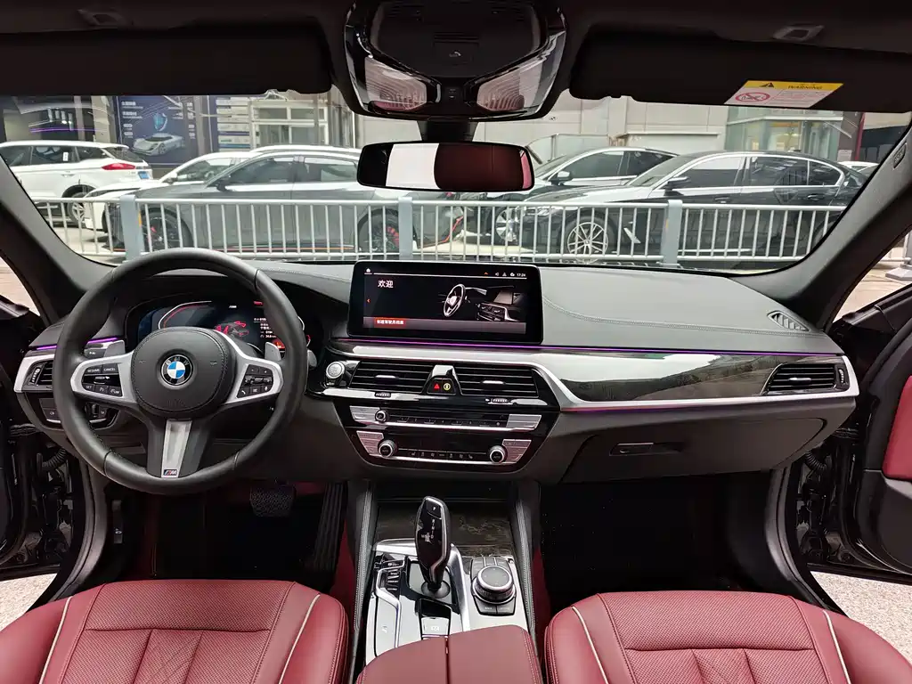 BMW 5 Series — миниатюра 8