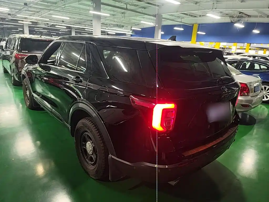 Ford Explorer — миниатюра 5