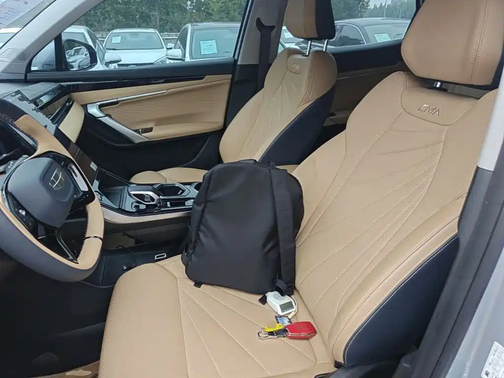 Geely Boyue L — миниатюра 15